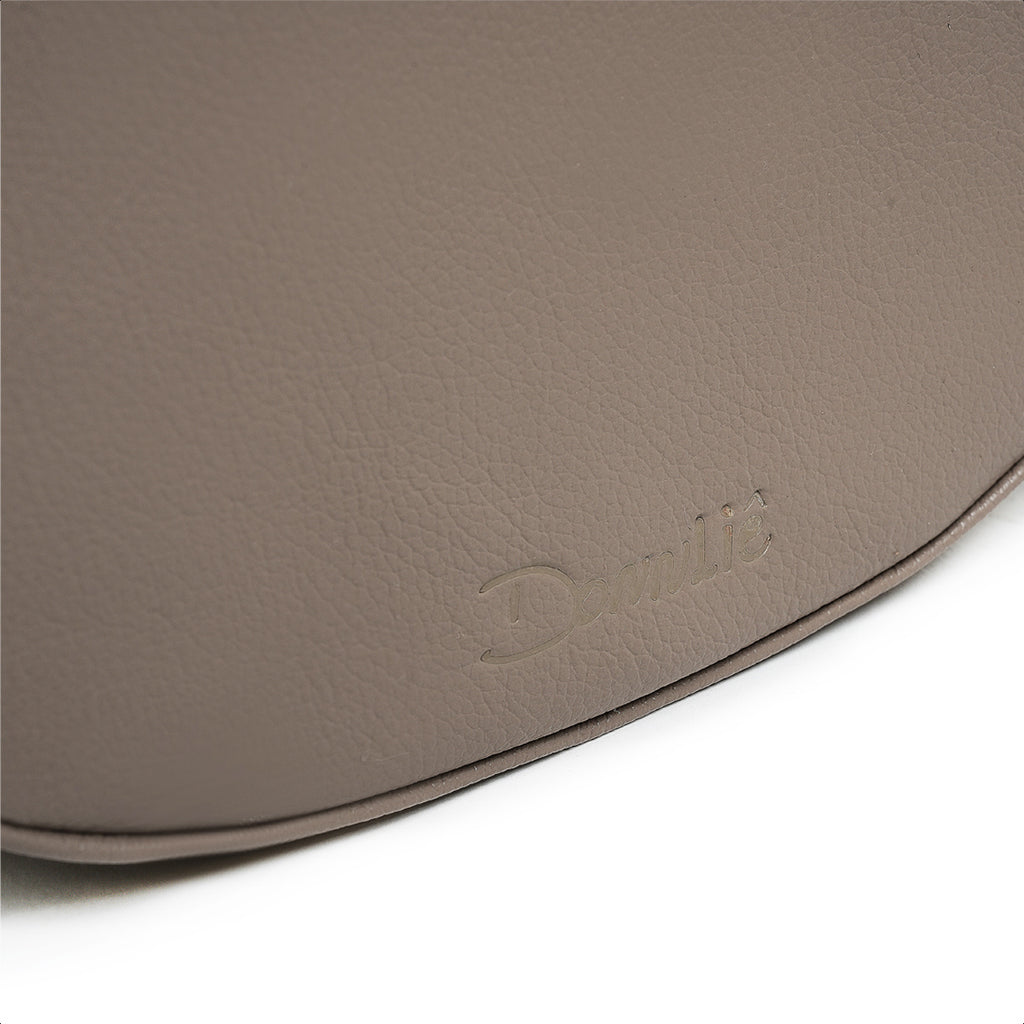 Bolsa Íris Mini Bag Meia Lua Couro Fendi